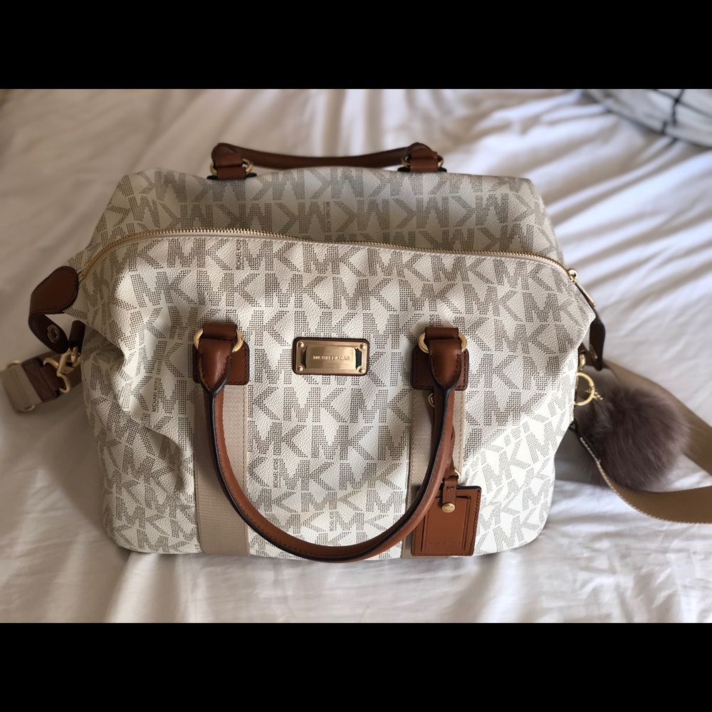 Michael Kors Jet Set Travel Medium Weekender